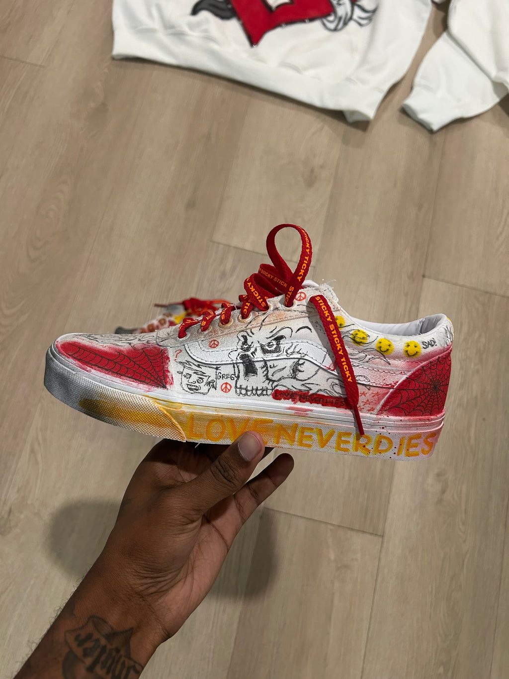 Sticky “LND-02” Vans